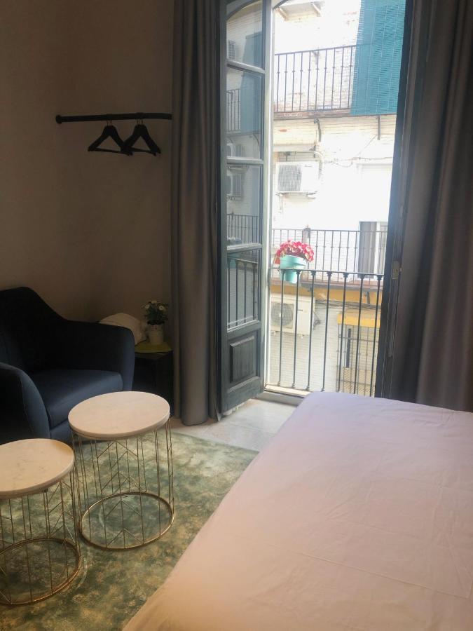 Triana Pelay Apartment *