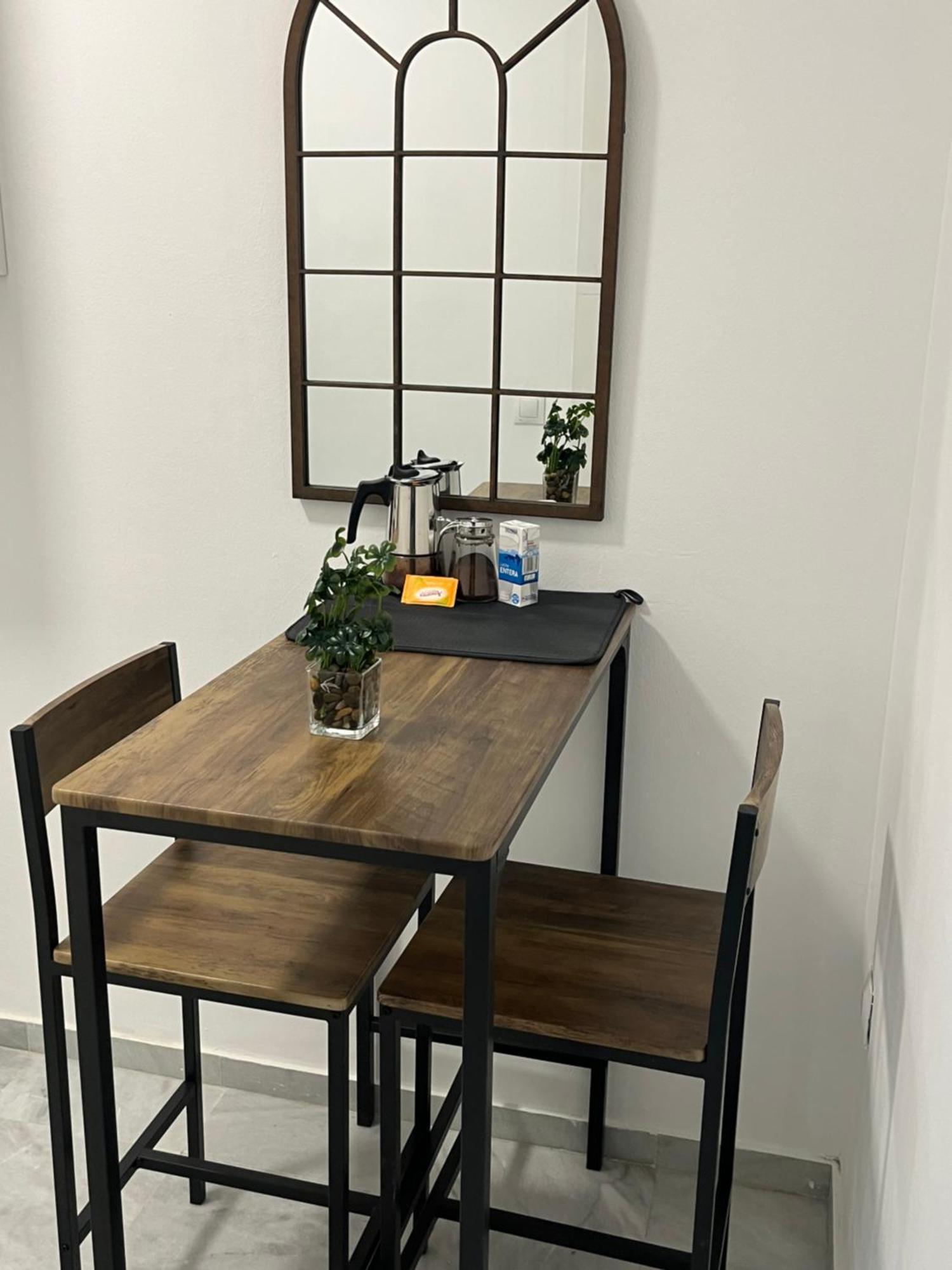 Triana Pelay Apartment *